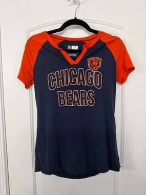 NFL Women's Chicago Bears V-Neck Team Tee